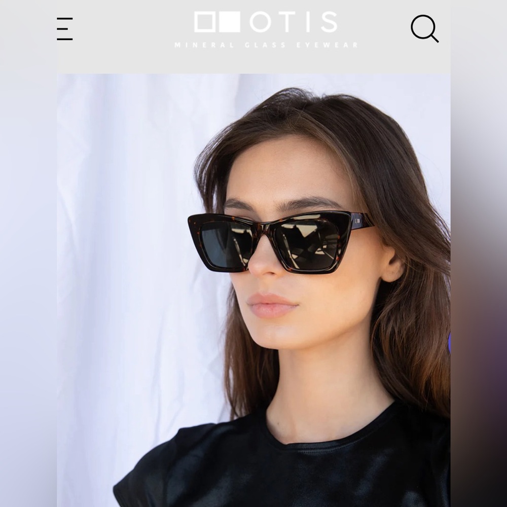 BRAND NEW!!! Gorgeous black Otis Sunglasses!